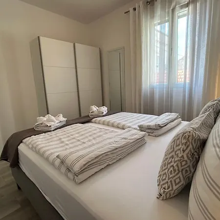Center Nikolina Apartment Bol