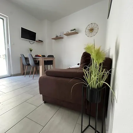 Apartment Center Nikolina Bol