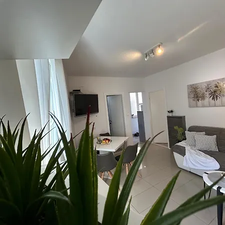 Apartment Center Nikolina Bol