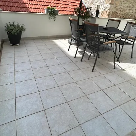 Center Nikolina Apartment Bol