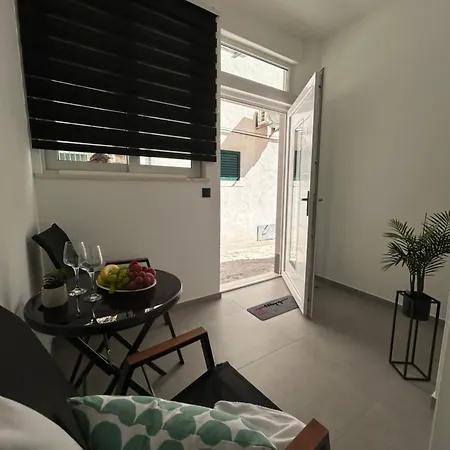 Center Nikolina Apartment Bol
