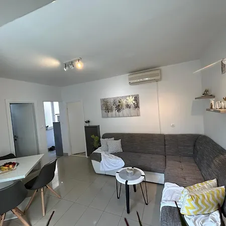 Apartment Center Nikolina *
