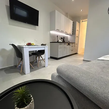 Center Nikolina Apartment Bol