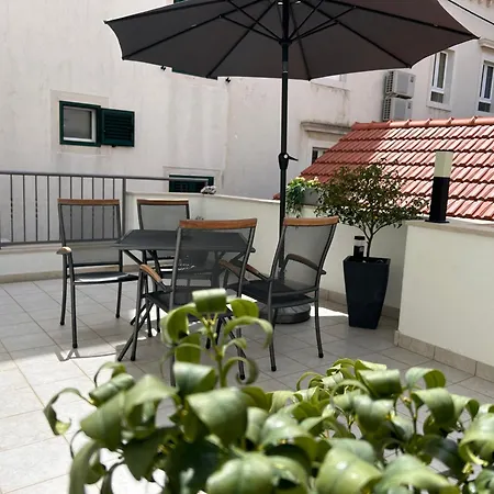 Apartment Center Nikolina Bol
